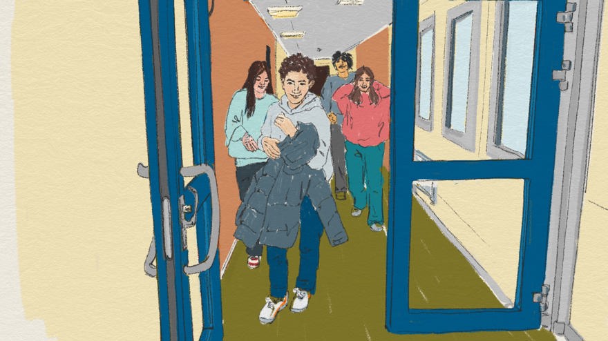 Flera elever går i en skolkorridor