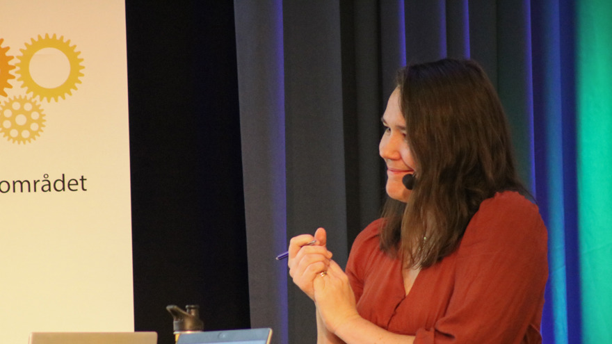 Frida och Eva på scen avslutar